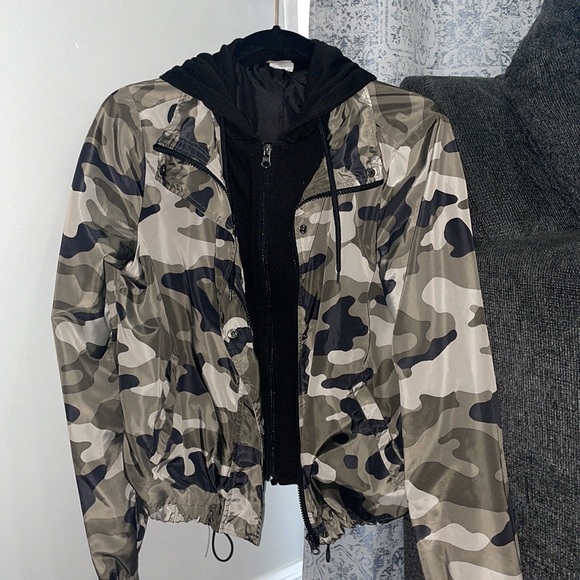 No boundaries light jacket size M - Picture 2 of 5